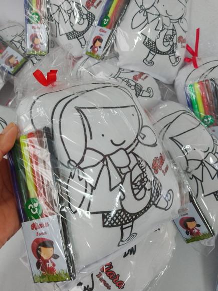Almofada com Contorno + Canetinha