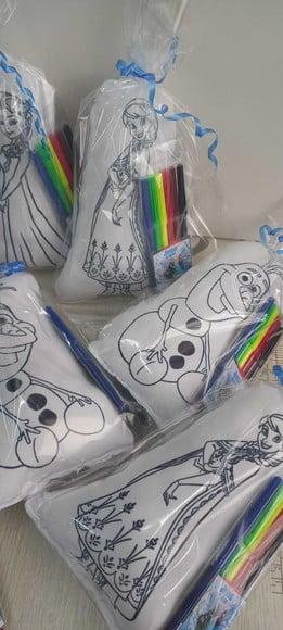 Almofada com Contorno + Canetinha