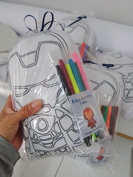 Almofada com Contorno + Canetinha
