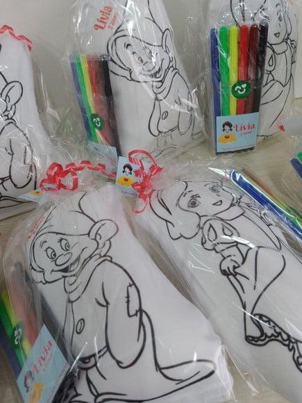Almofada com Contorno + Canetinha