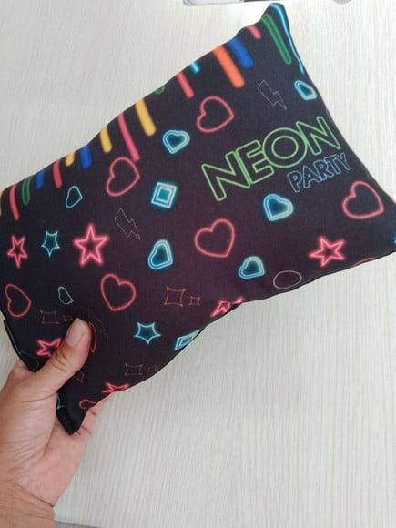 Almofada Neon Party (30x22)