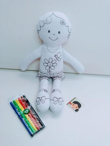 Boneca para Colorir