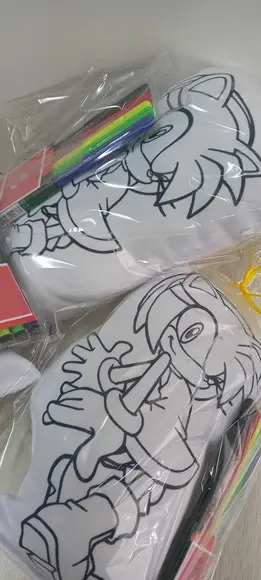 Almofada com Contorno + Canetinha