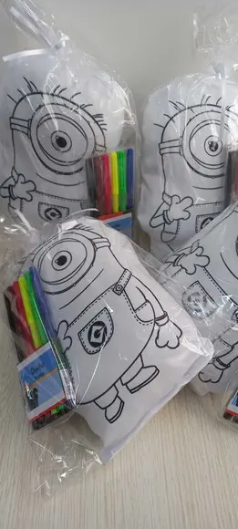 Almofada com Contorno + Canetinha