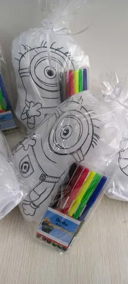 Almofada com Contorno + Canetinha