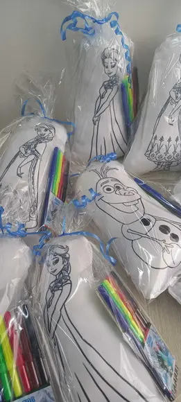 Almofada com Contorno + Canetinha