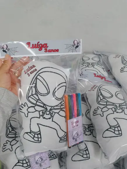 Almofada com Contorno + Canetinha