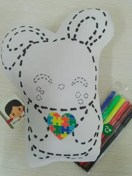 Almofada com Contorno + Canetinha
