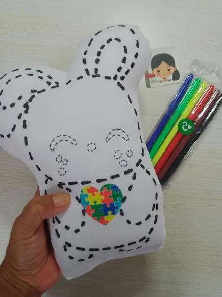Almofada com Contorno + Canetinha