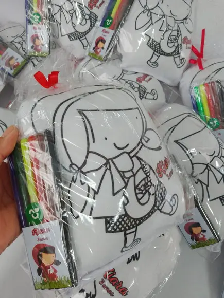 Almofada com Contorno + Canetinha