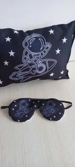 Kit Almofadinha (27x19) + Máscara de Dormir