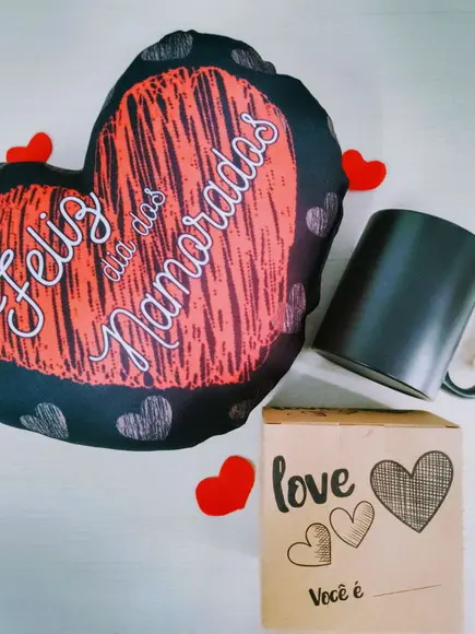 Kit Caneca Mágica e Almofadinha