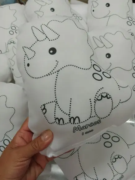 Almofada com Contorno Pontilhado + Canetinha