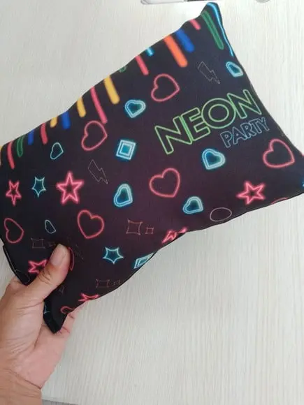 Almofada Neon Party (30x22)