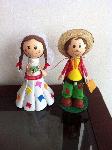 Casal de noivos caipiras