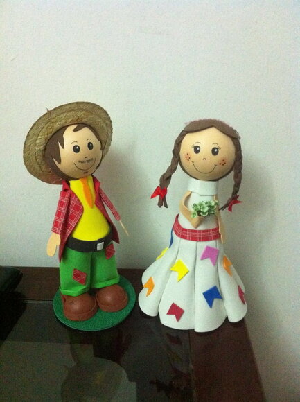 Casal de noivos caipiras
