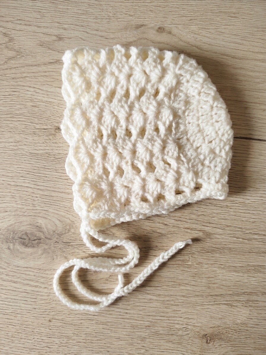 Touquinha Bonnet em crochê pra bebê