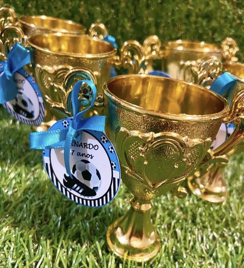 Troféu Dourado com Tag Personalizada