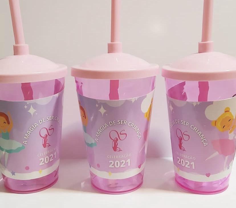 Copo com canudo personalizado