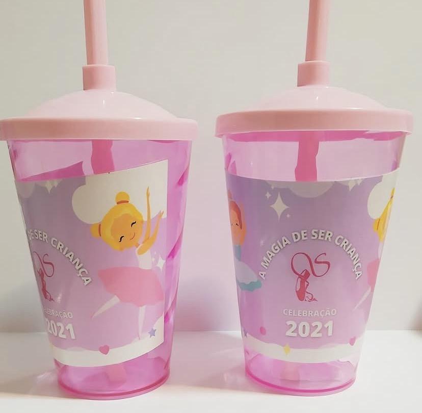 Copo com canudo personalizado