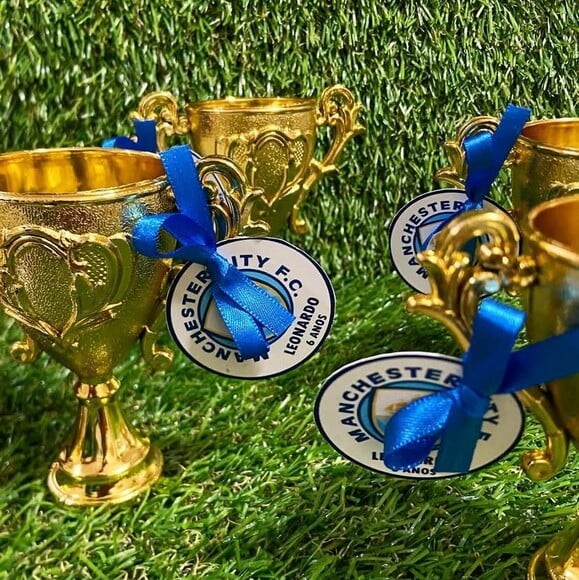 Troféu Dourado com Tag Personalizada
