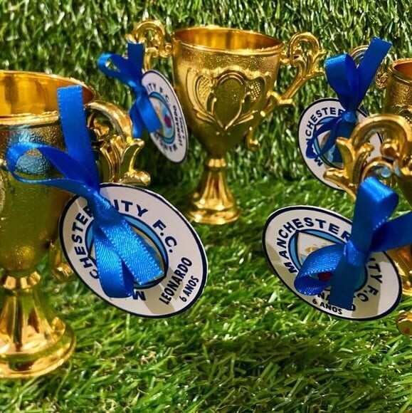 Troféu Dourado com Tag Personalizada