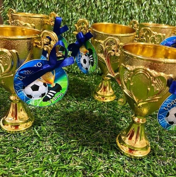 Troféu Dourado com Tag Personalizada