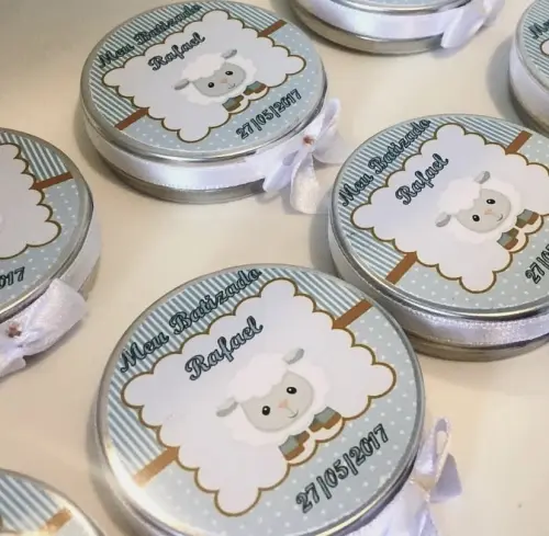 Latinha personalizada com tercinho para batizado