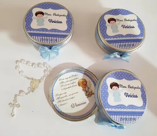 Latinha personalizada com tercinho para batizado
