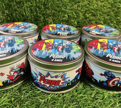 Lata de metal Vingadores Personalizada