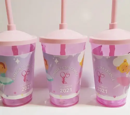 Copo com canudo personalizado