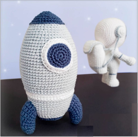 Astronauta e Foguete em Amigurumi