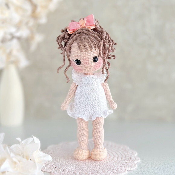 Boneca Adriana em Amigurumi