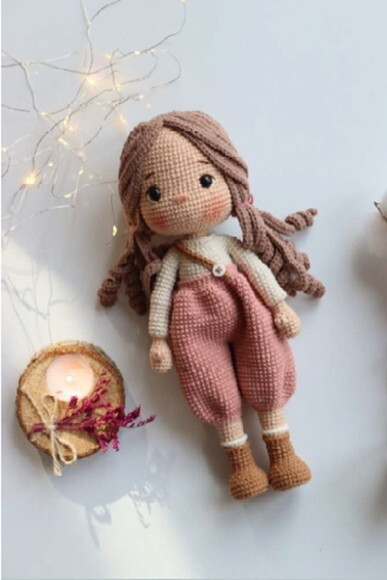 Boneca Lily em Amigurumi