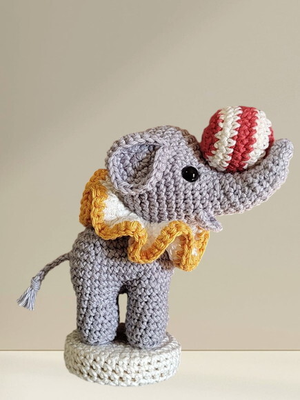 Elefantinho de Circo em Amigurumi