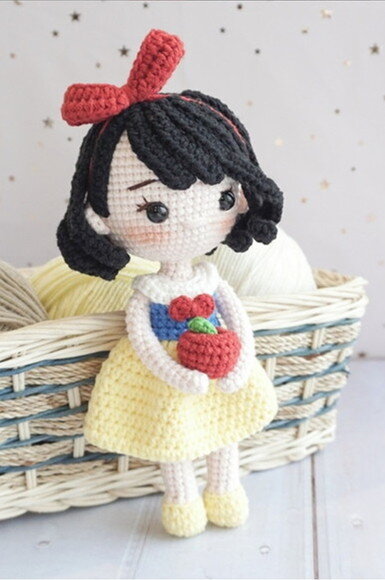 Boneca Branca de Neve em Crochê