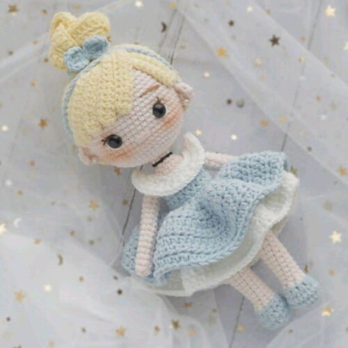 Boneca Cinderela em Amigurumi