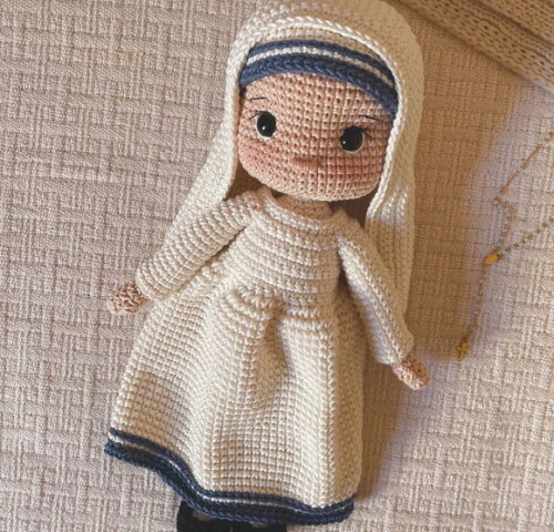 Santa Madre Teresa de Calcutá em Amigurumi
