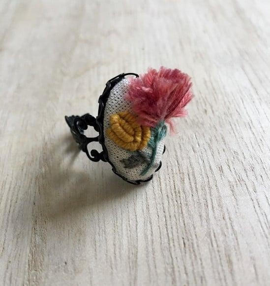 Anel bordado Flor de Fru-Fru