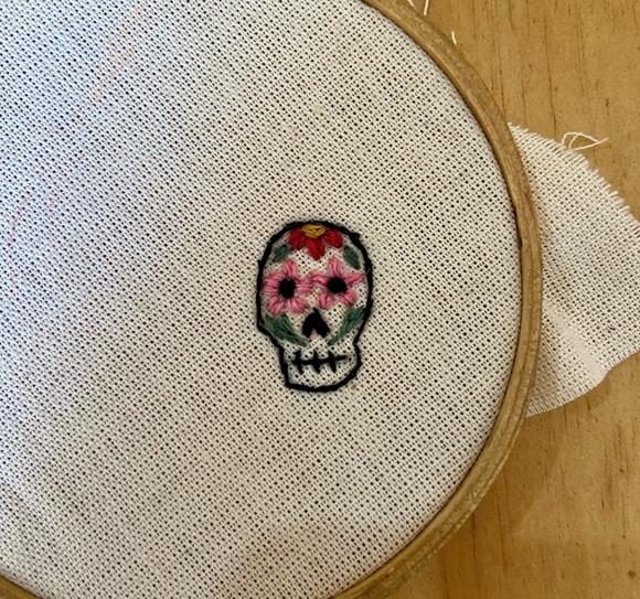 Anel Bordado Catrina