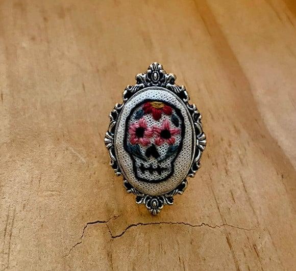Anel Bordado Catrina