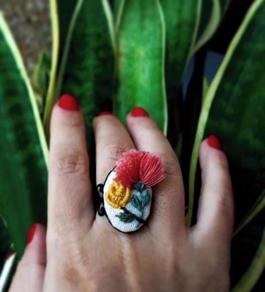 Anel bordado Flor de Fru-Fru