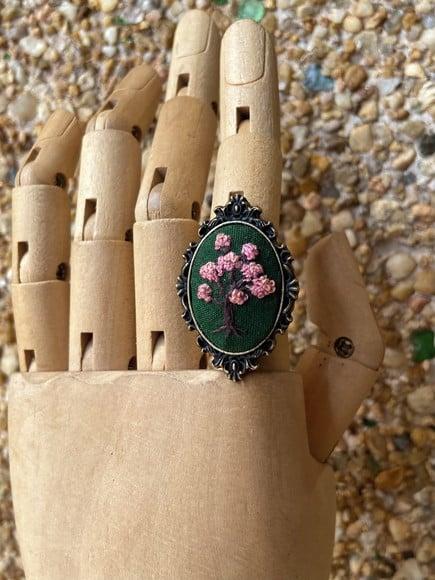 Anel Bordado Ipê Rosa (coleção Verde)