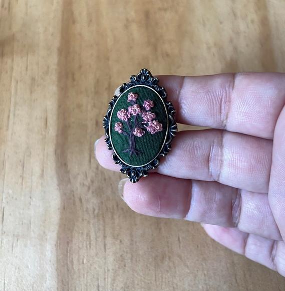Anel Bordado Ipê Rosa (coleção Verde)