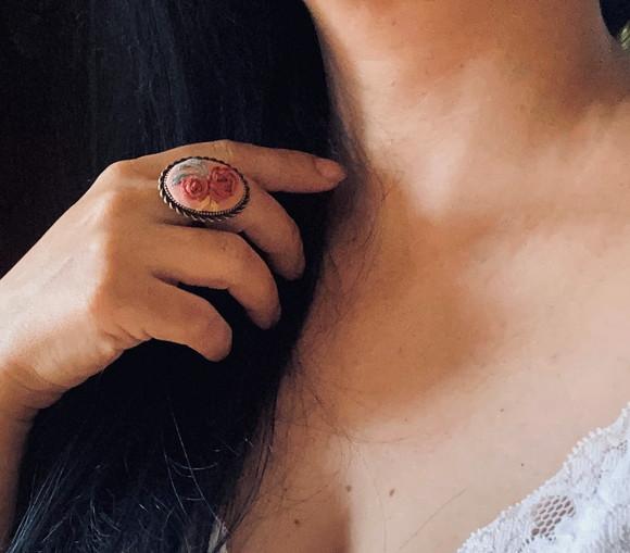 Anel Bordado Rosa Chá I