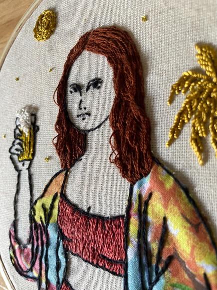 Bastidor Bordado Monalisa e a Cervejinha