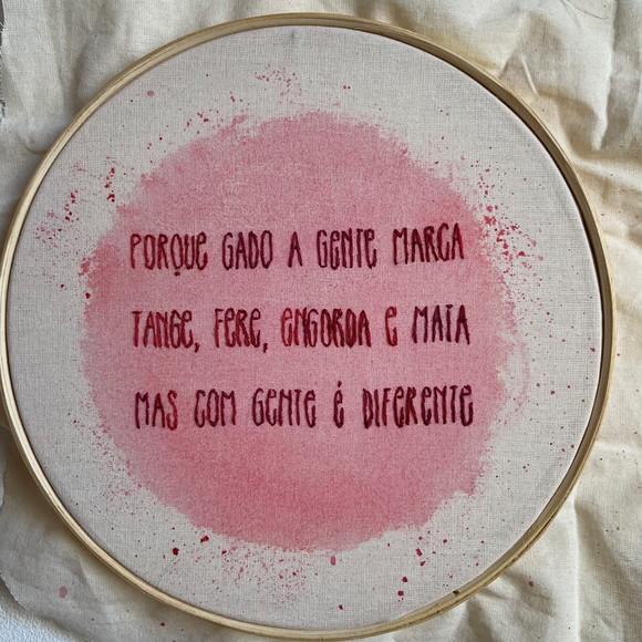 Bordado em Quadro de Bastidor Disparada