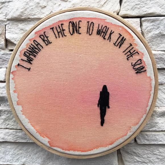 Bordado The One To Walk In The Sun