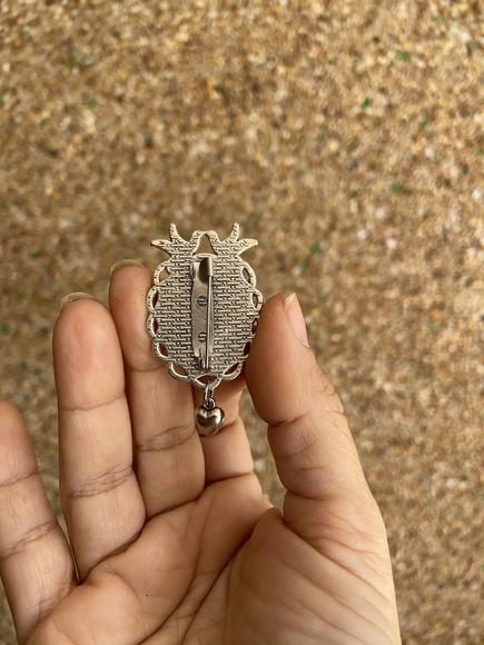 Broche Bordado Frida