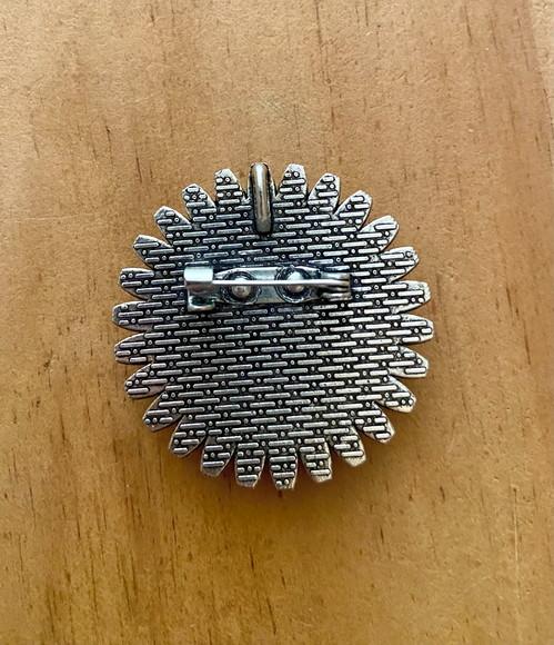 Broche/colar Bordado Frida